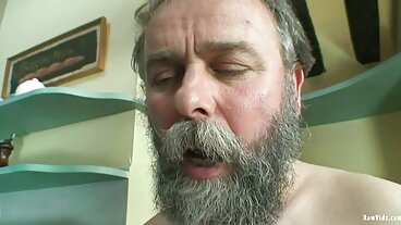 Ginebra Bellucci رائع يحصل مارس الجنس مباشرة في الهرة الموقع الازرق سكسي